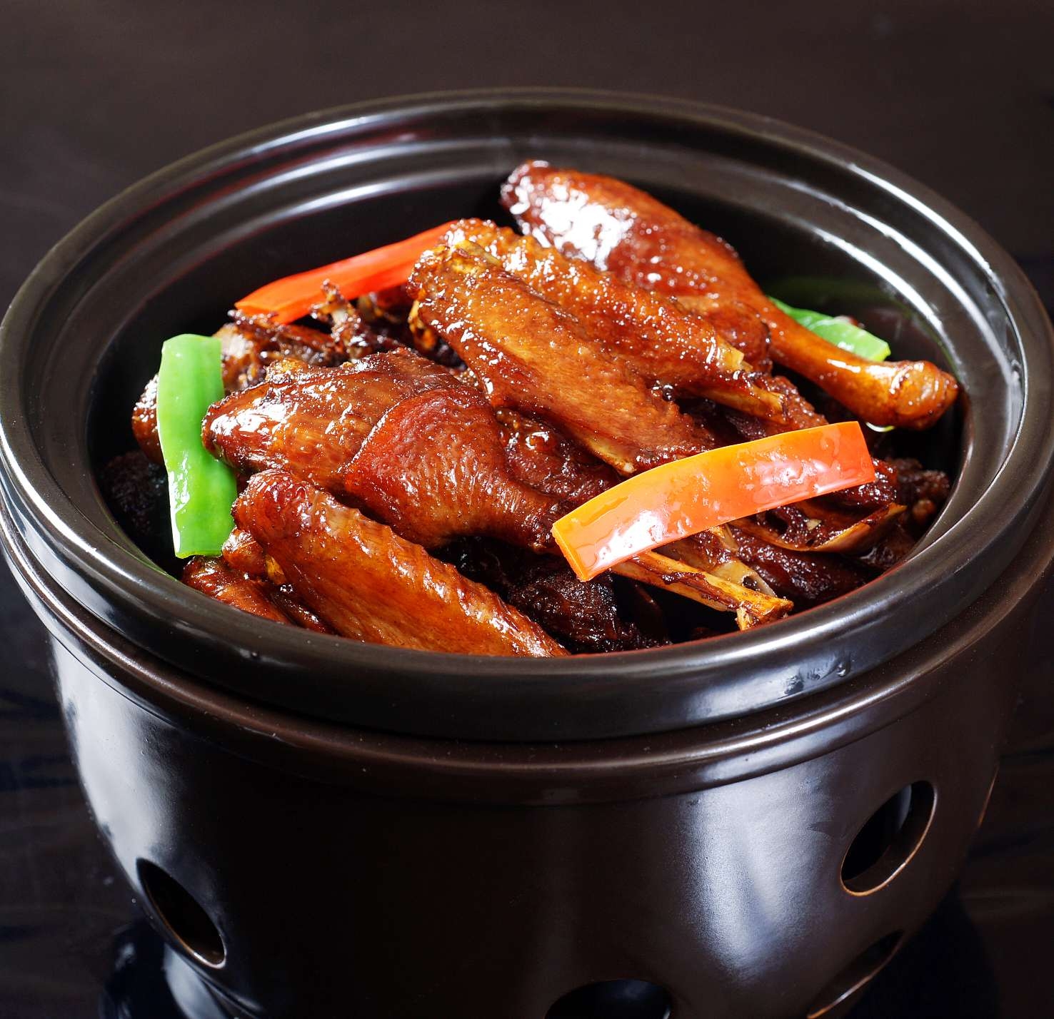 酱香雷公鸭高清图片