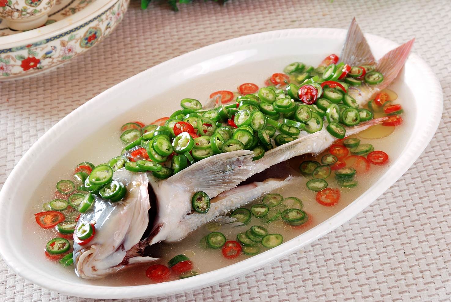 高清图片餐饮美食川菜青椒过水河鲤高清图片
