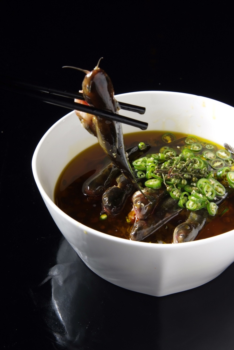 餐饮美食青椒三角蜂宣传图片灯箱