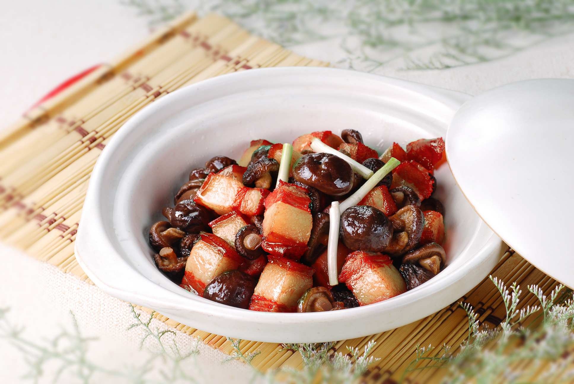 餐饮美食川菜热菜香菇罐焖肉高清图片661