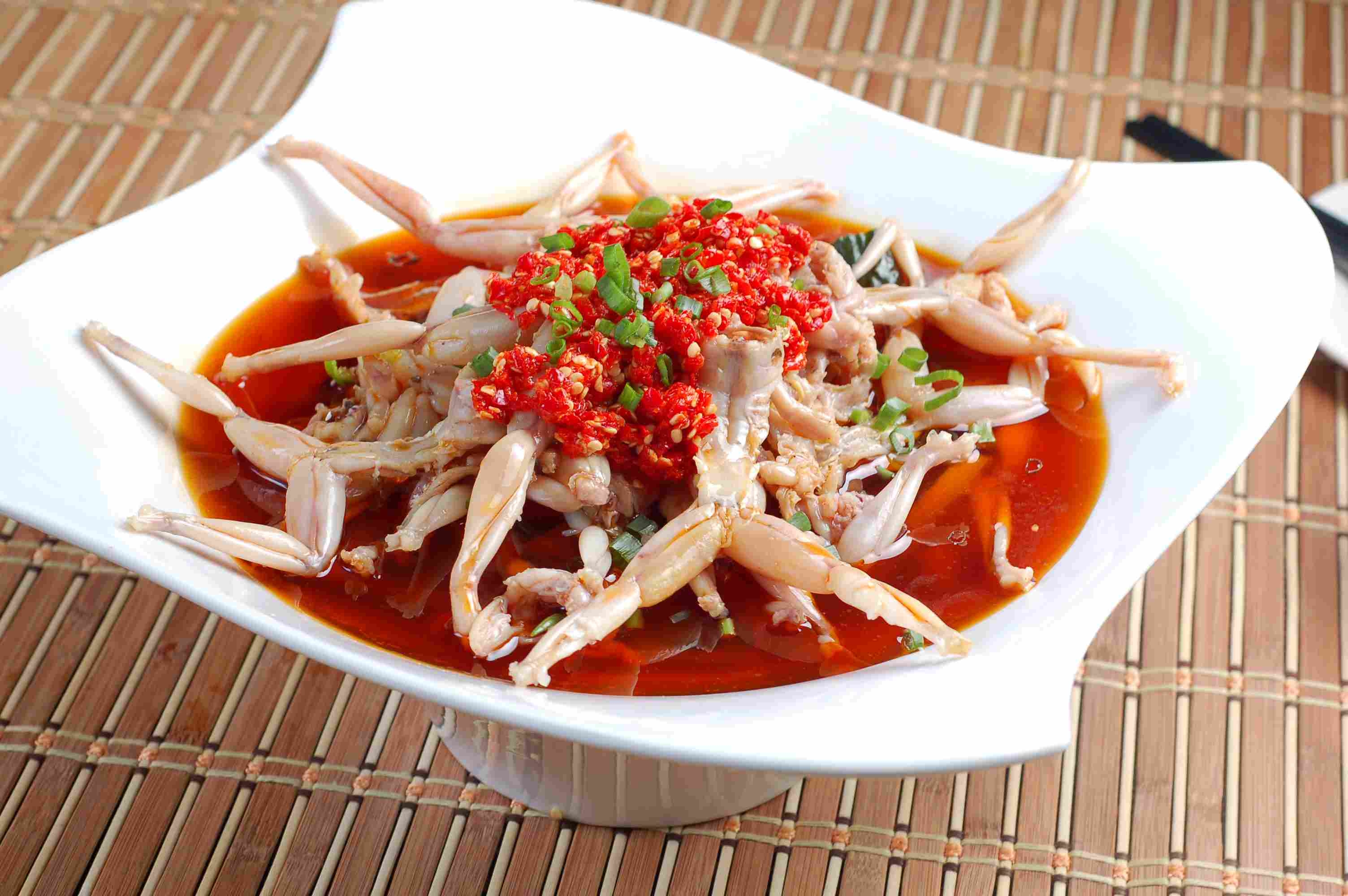 餐饮美食川菜特色鲜椒美蛙高清图片