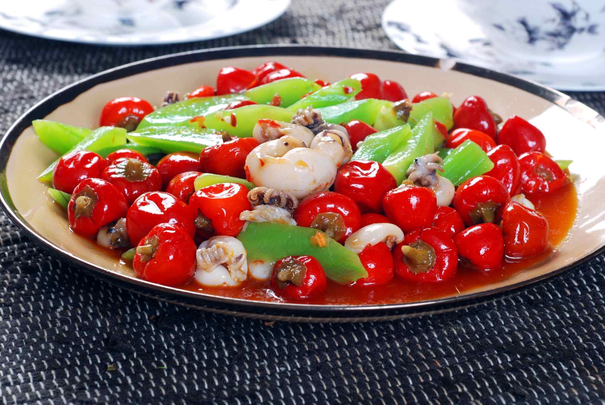 餐饮美食川菜泡椒墨鱼仔高清图片