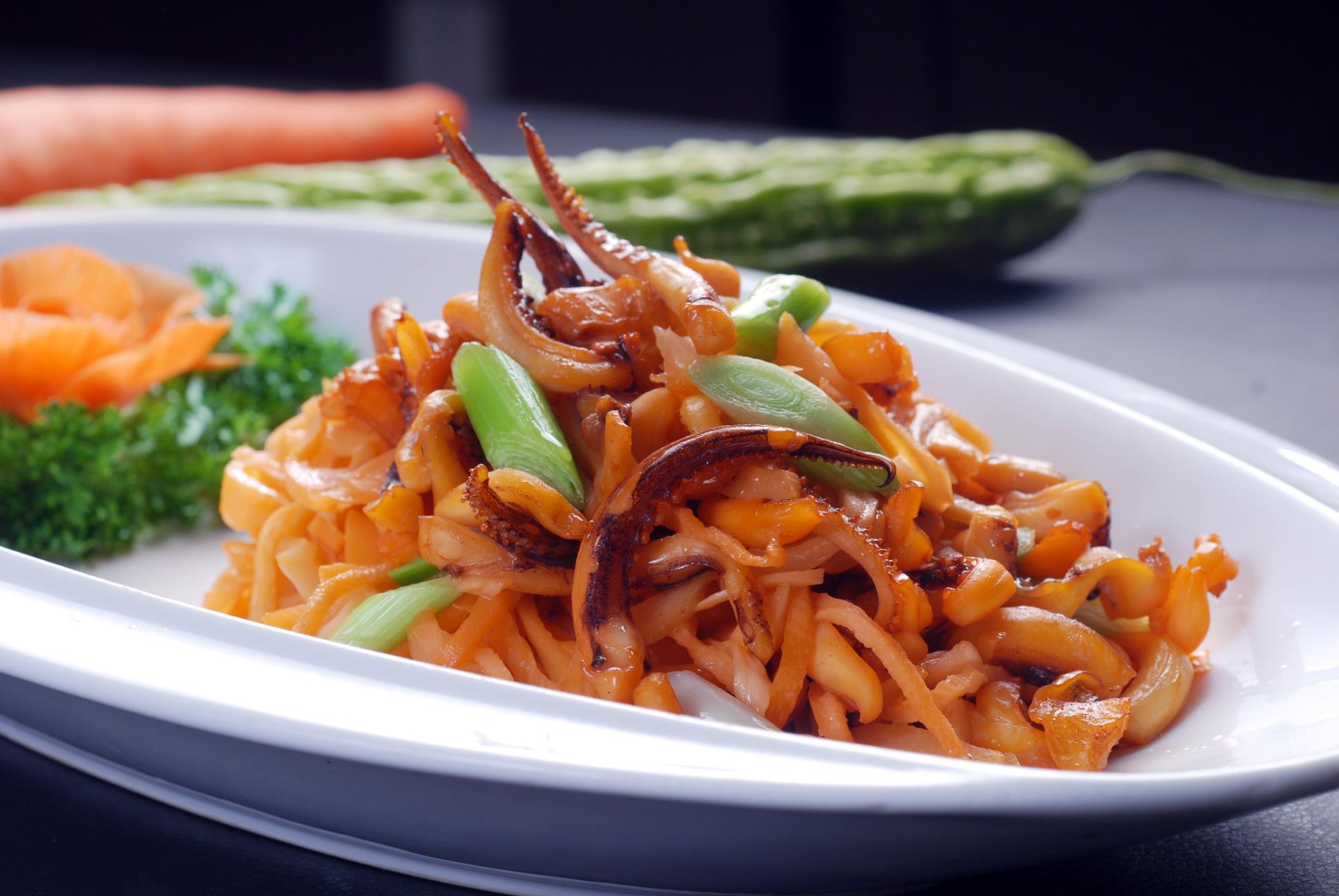 脆笋烧鱿鱼须高清图片