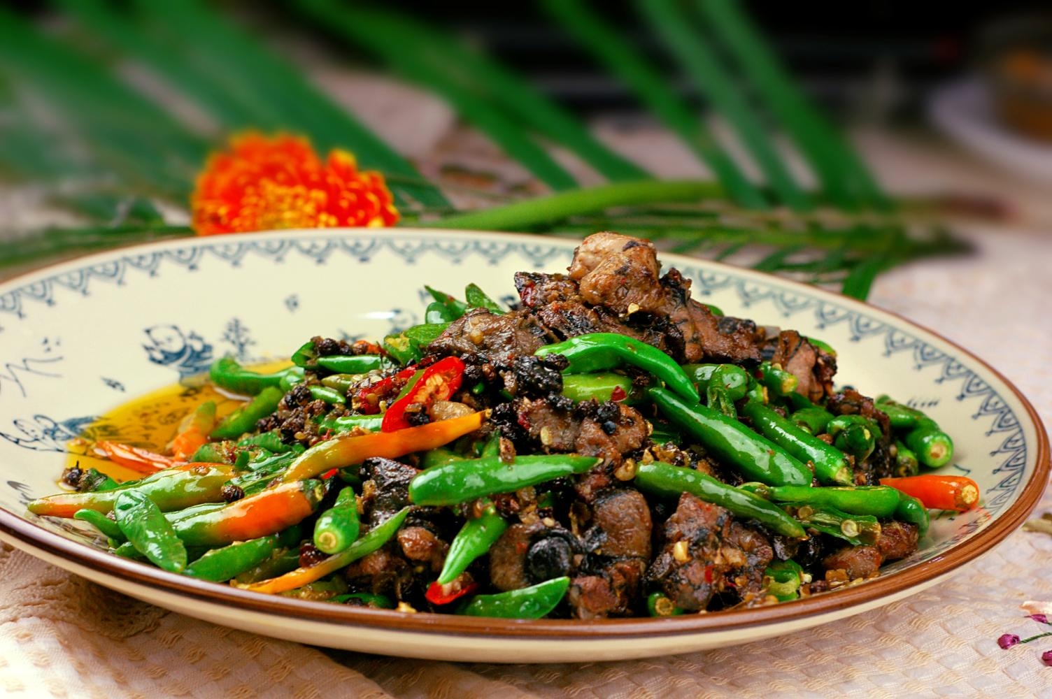 高清图片餐饮美食川菜黑皮尖椒鸡高清图片