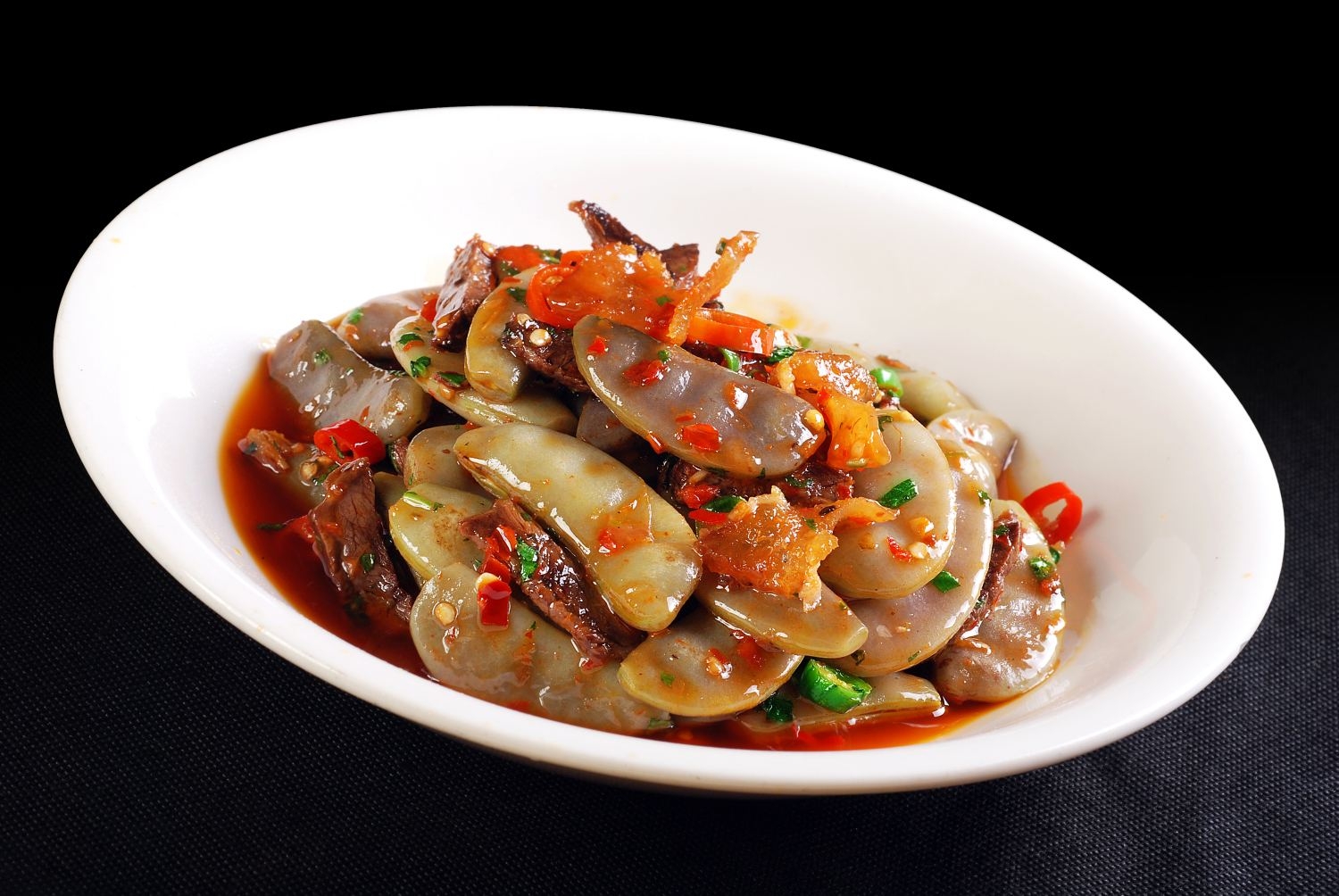 牛筋烩扁豆高清图片