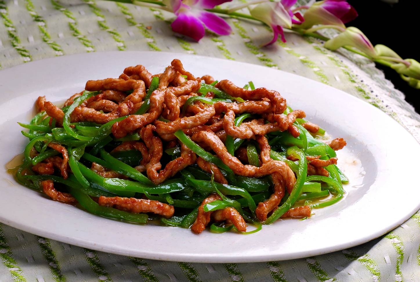 餐饮美食青椒酱肉丝宣传图片灯箱