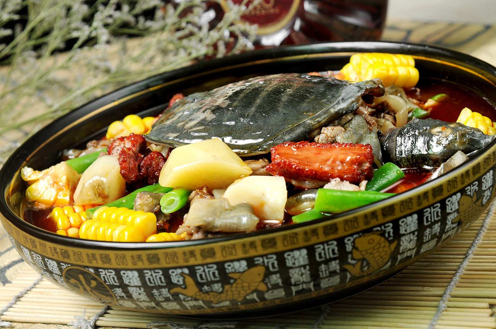 餐饮美食粗粮烧甲鱼高清图片