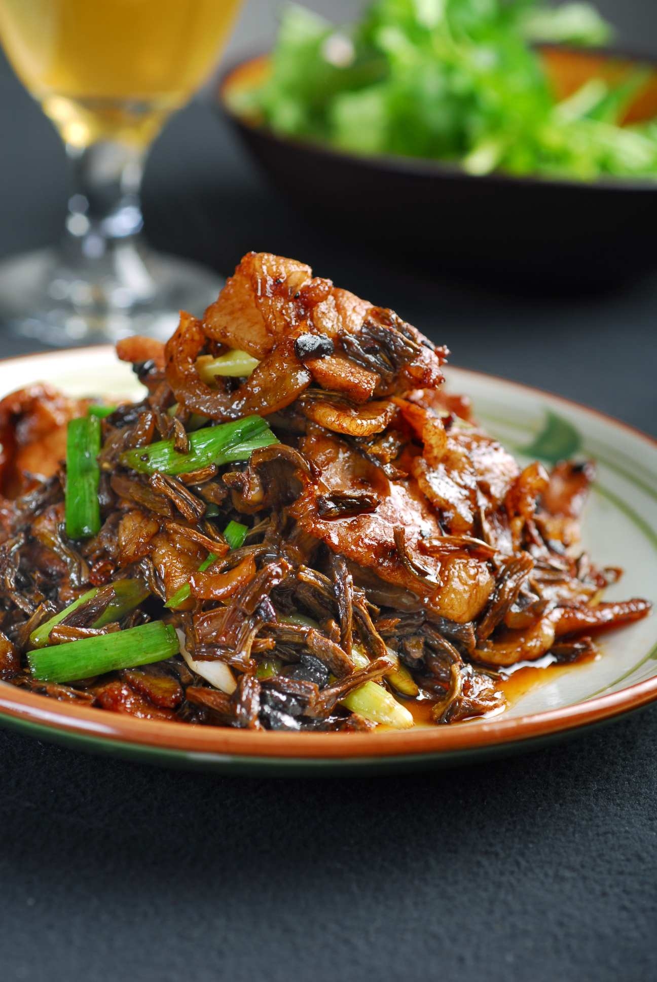 餐饮美食川菜干豆角炒腊味高清图片