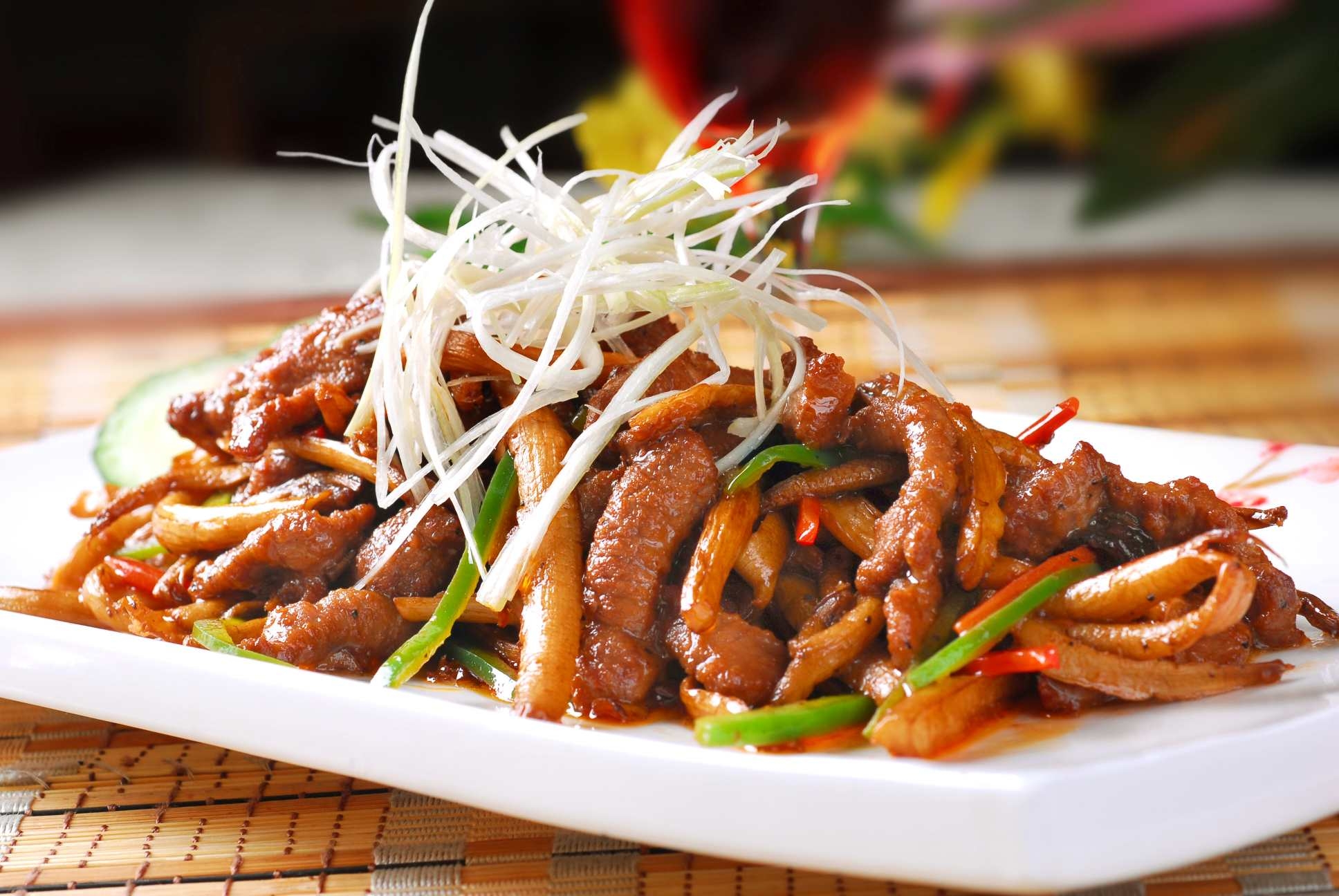 餐饮美食热茶树菇爆牛柳高清图片