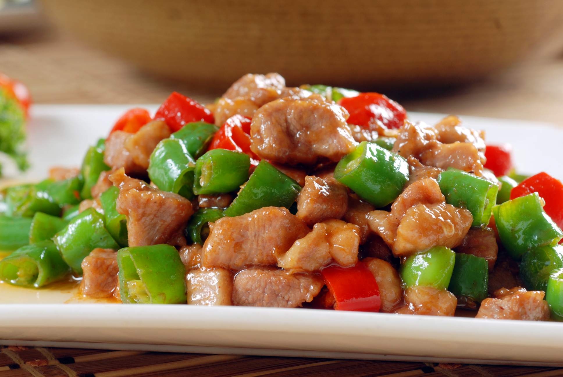 餐饮美食川菜酱爆鸭高清图片