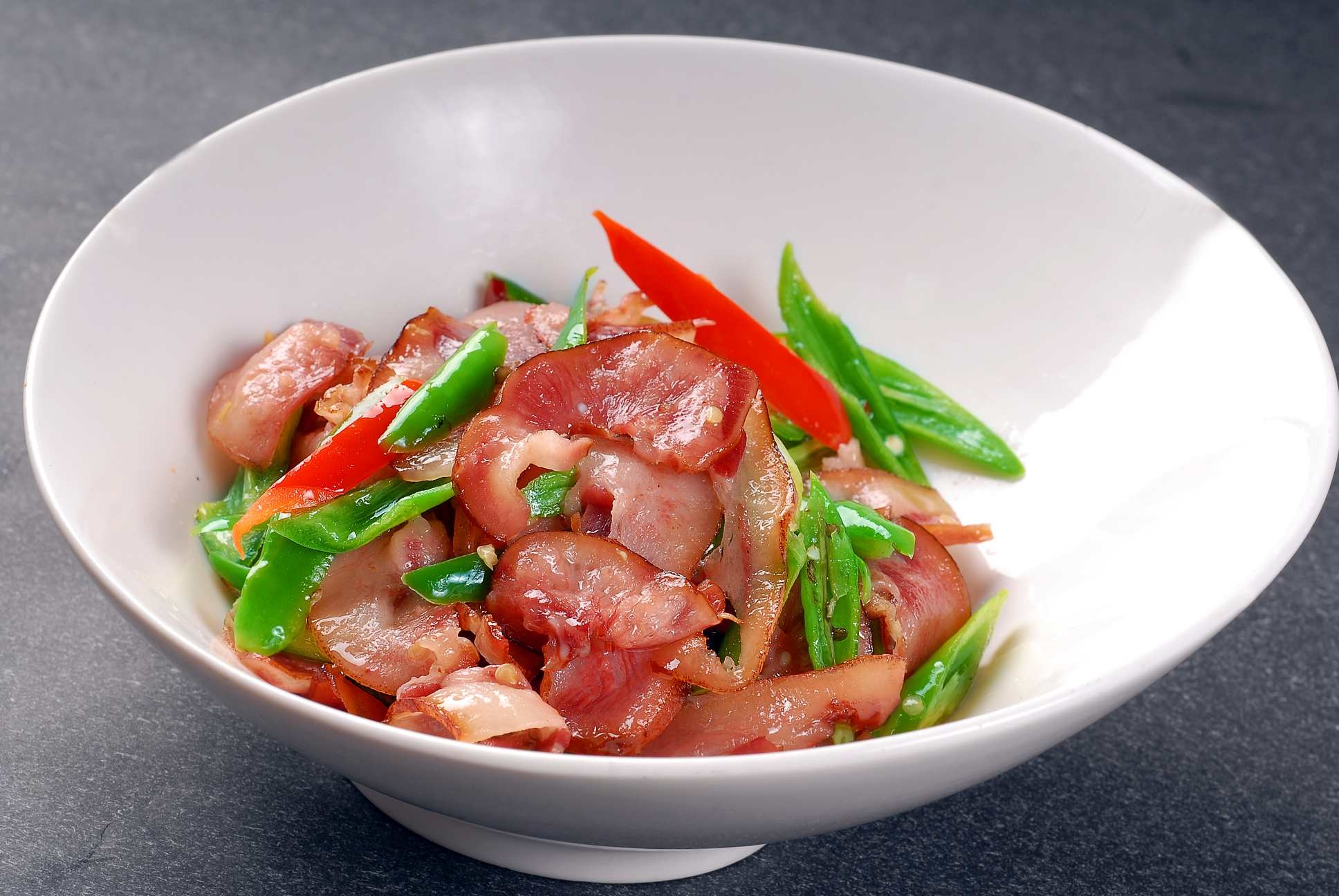 餐饮美食尖椒爆拱嘴高清图片