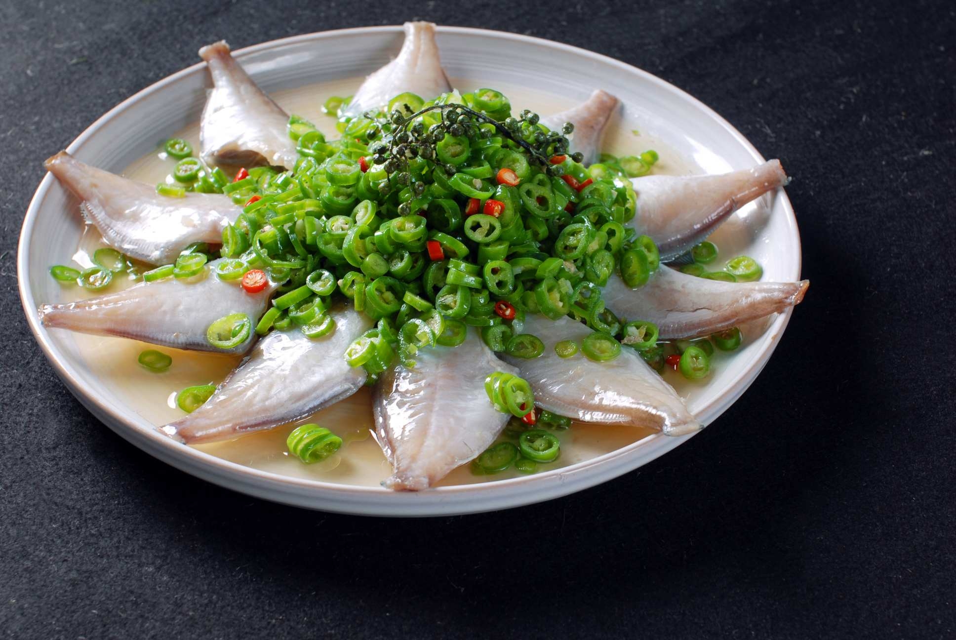 餐饮美食椒香耗儿鱼宣传图片灯箱