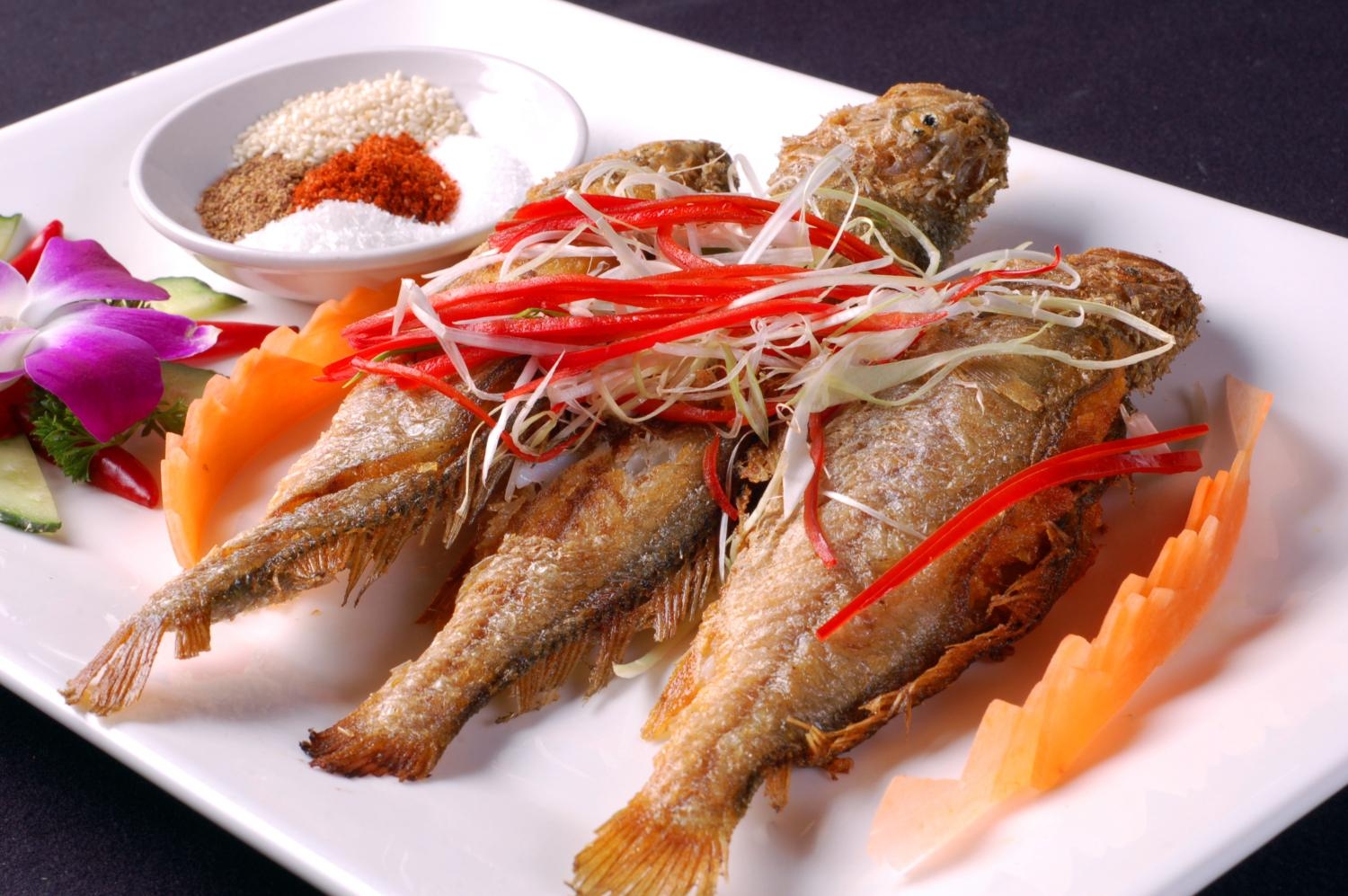 餐饮美食脆皮小黄鱼高清图片