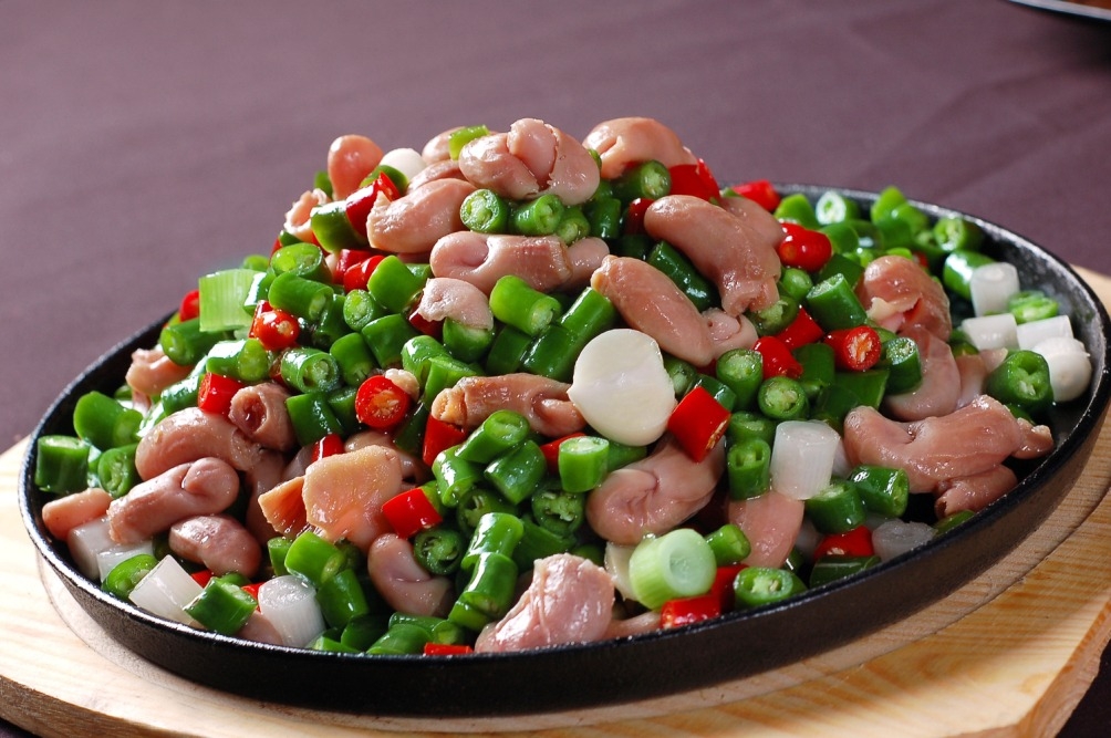 餐饮美食辣妹鱼肚尖高清图片