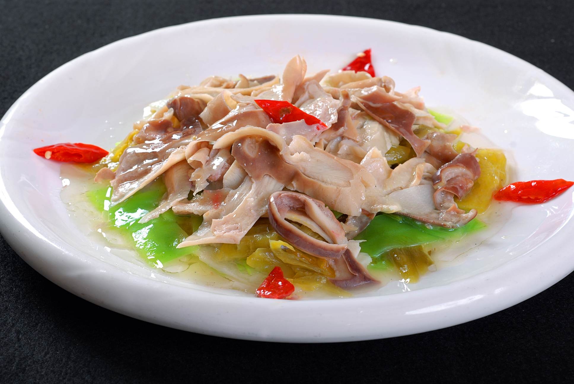 餐饮美食大热酸菜烩肚片高清图片