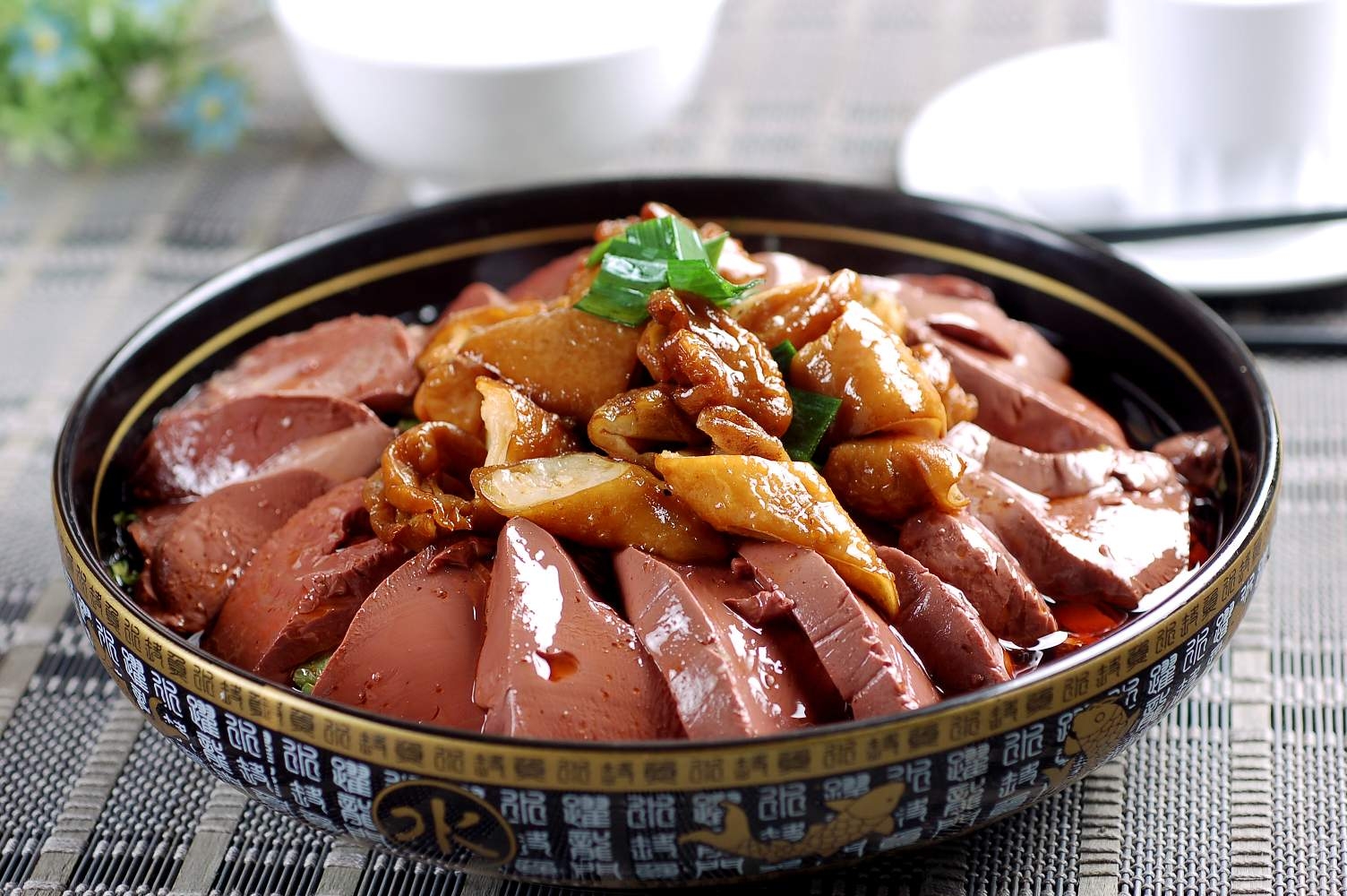 鸭血烧肥肠高清图片