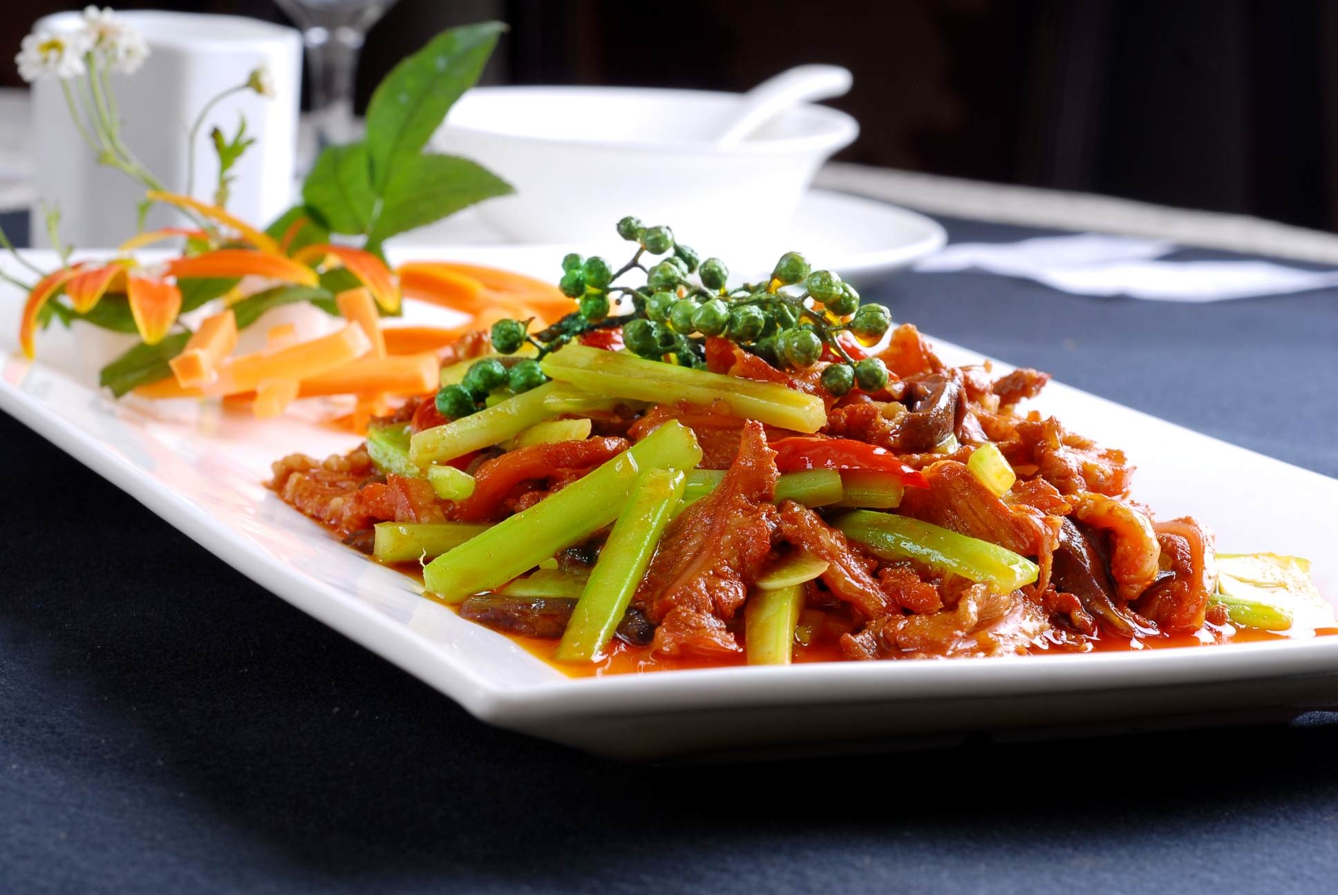 高清图片餐饮美食川菜霸王月牙骨高清图片