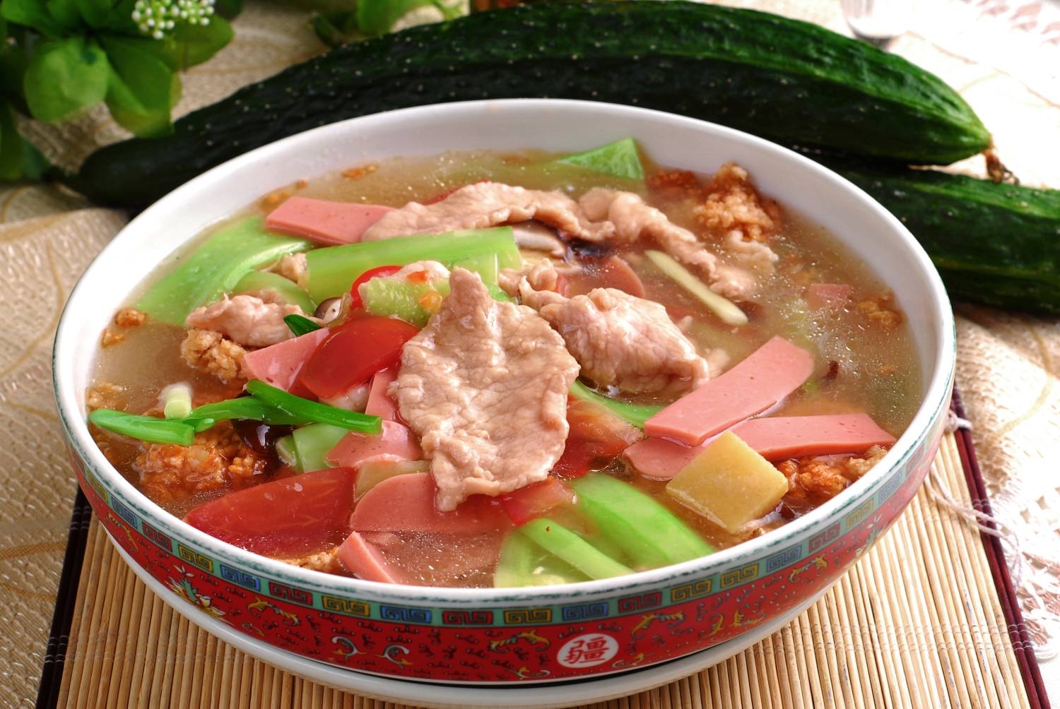 锅巴牛肉高清图片