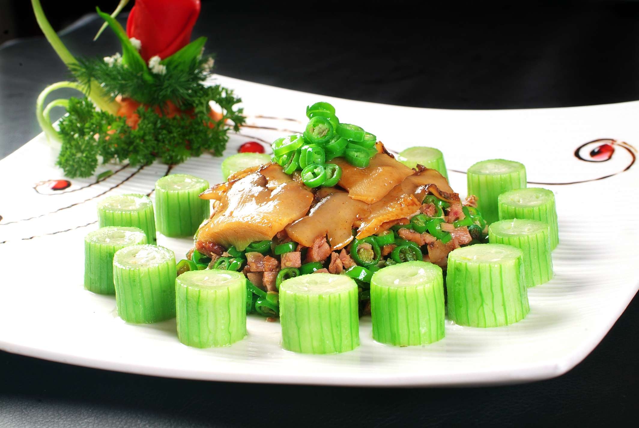 餐饮美食川菜青椒炒梅花参高清图片