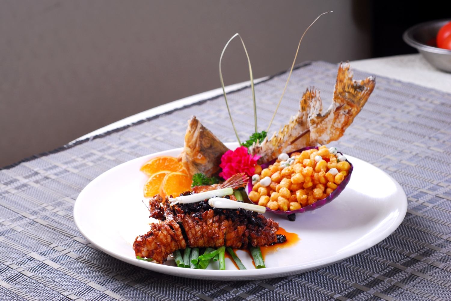 餐饮美食川菜古法烤桂鱼高清图片