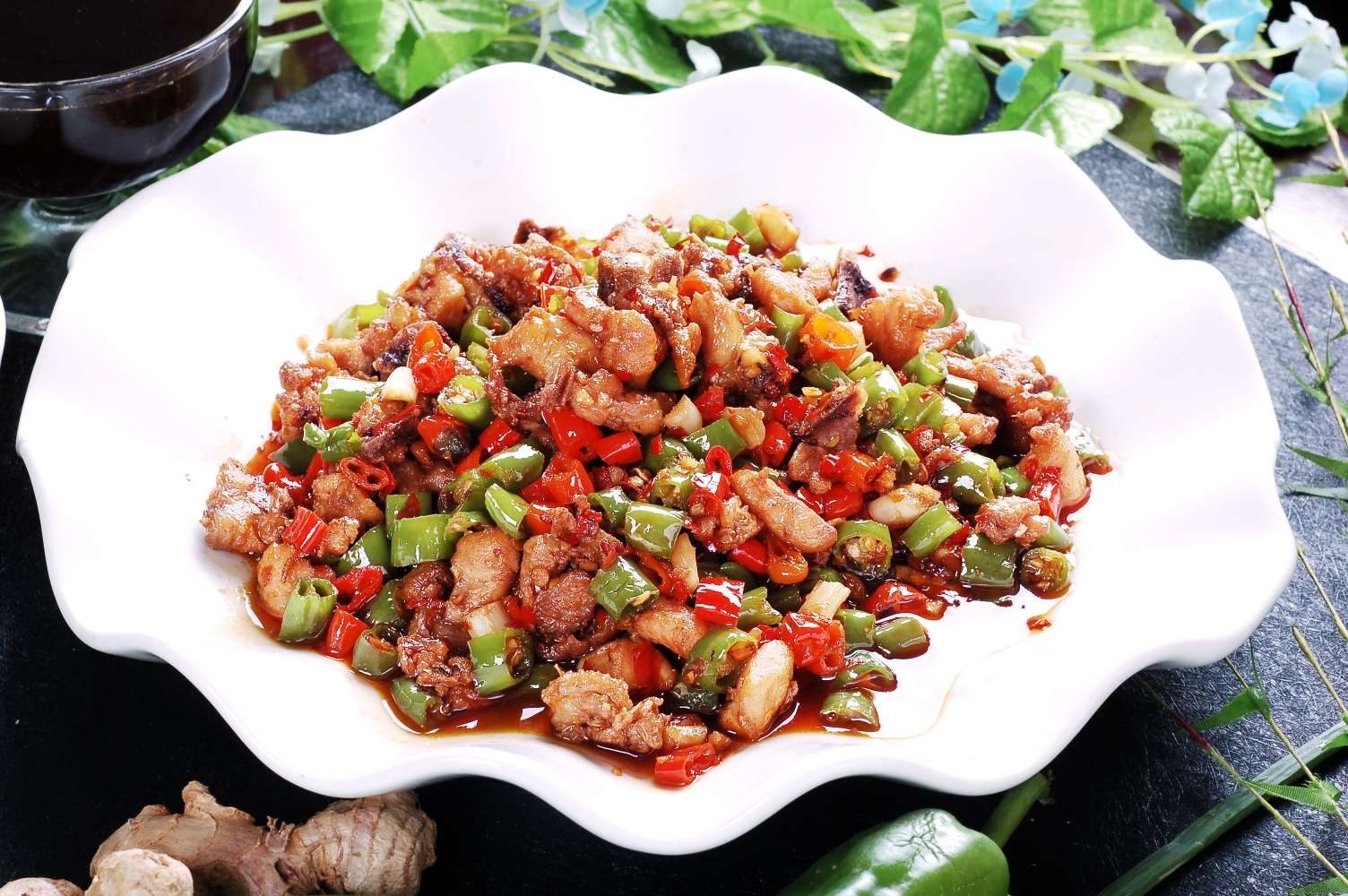 小煎鸡高清图片