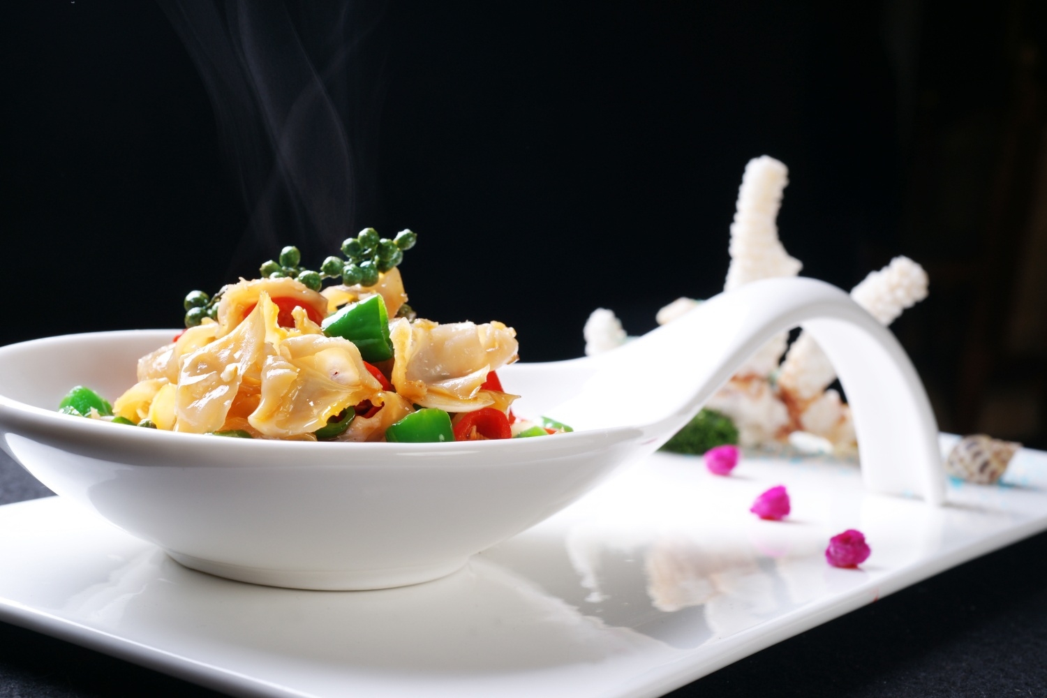 青花椒爆螺片高清图片