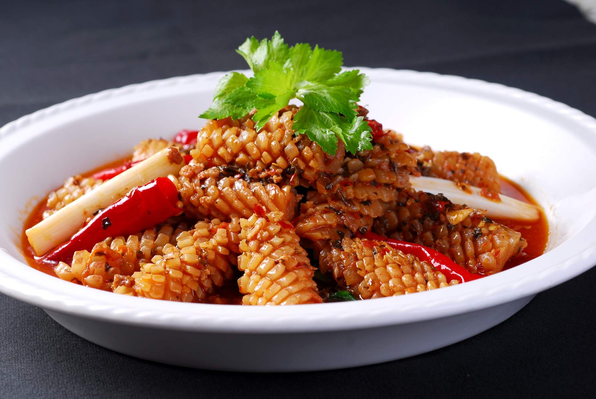 餐饮美食干烧鱿鱼卷高清图片