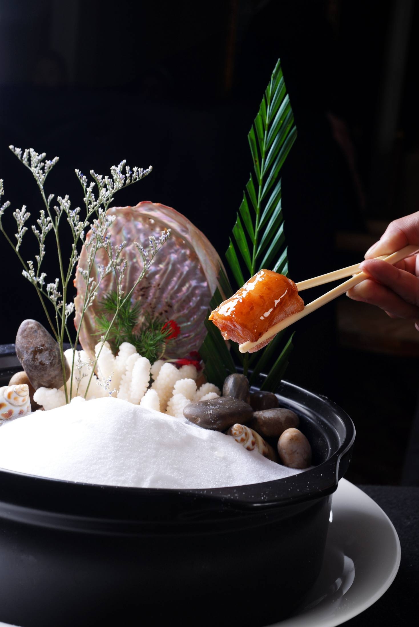 餐饮美食川菜热川寒江银雪鱼高清图片