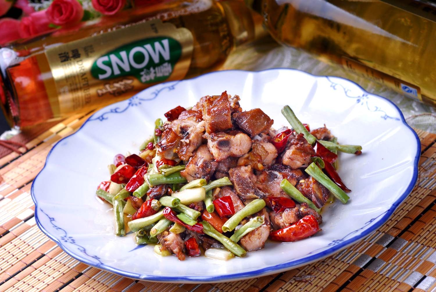 泡豇豆煸小排高清图片