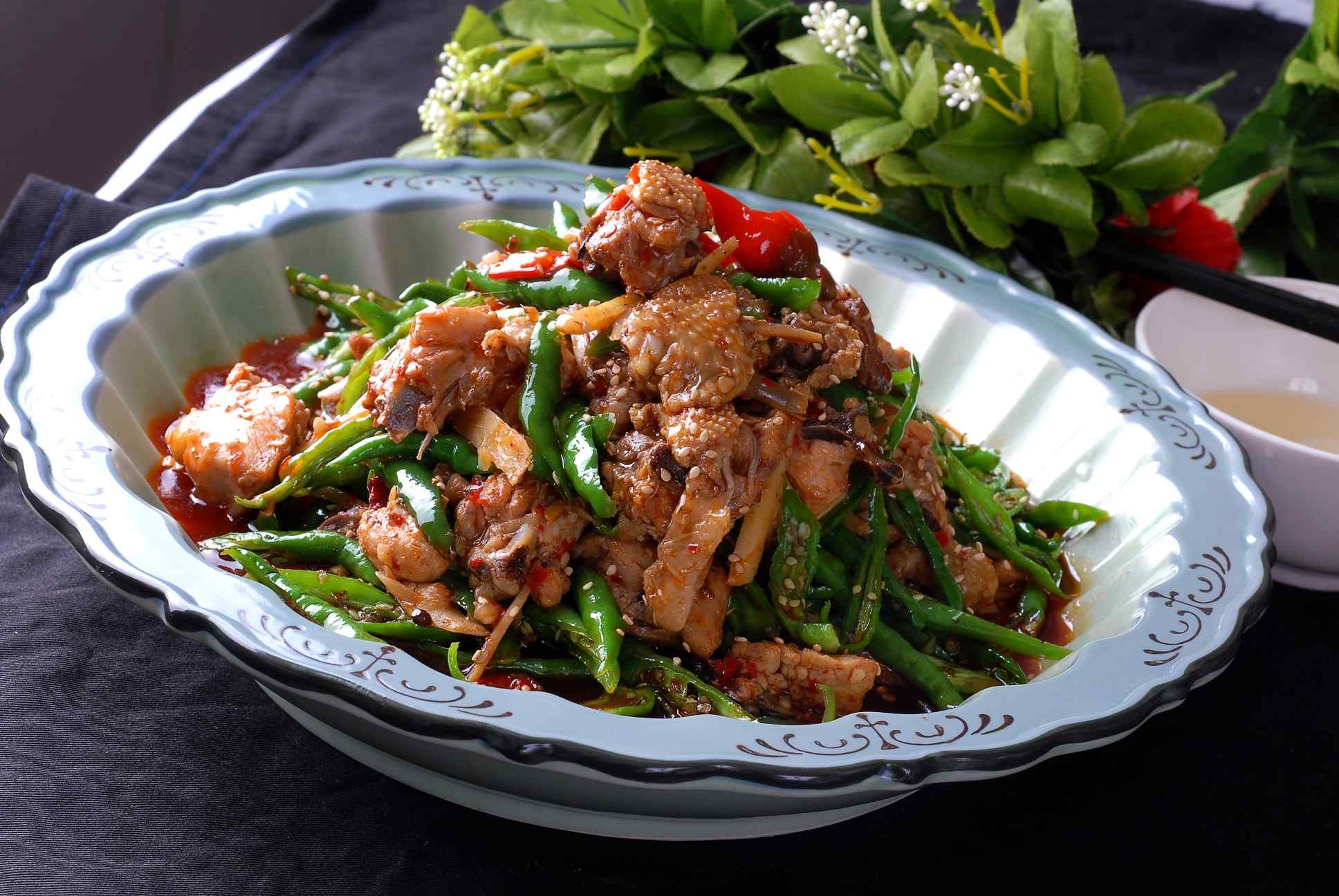 乡村青椒鸡高清图片