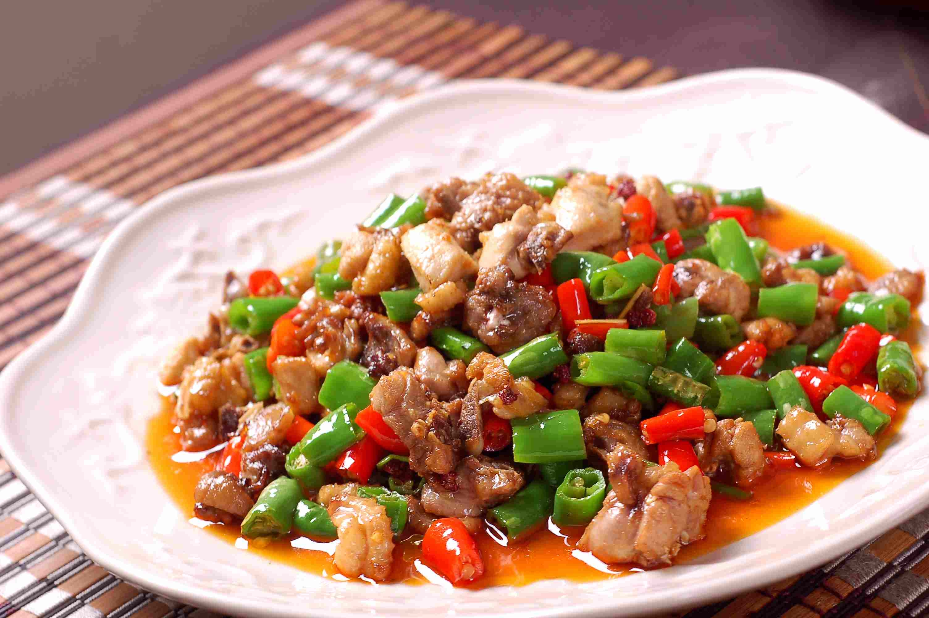 尖椒鸡高清图片