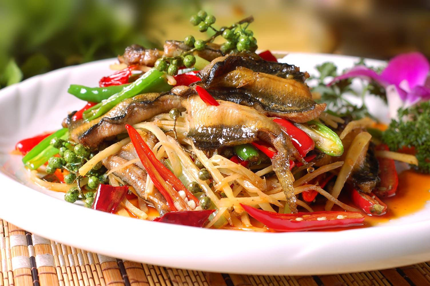 高清图片餐饮美食川菜鲜椒泥鳅片高清图片