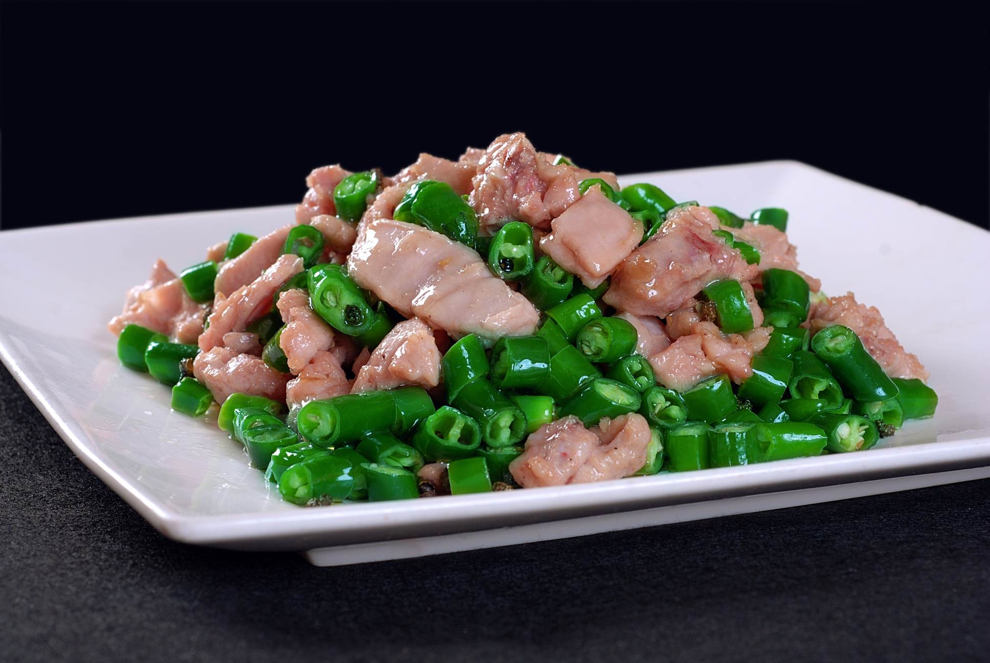 餐饮美食青椒兔宣传图片灯箱