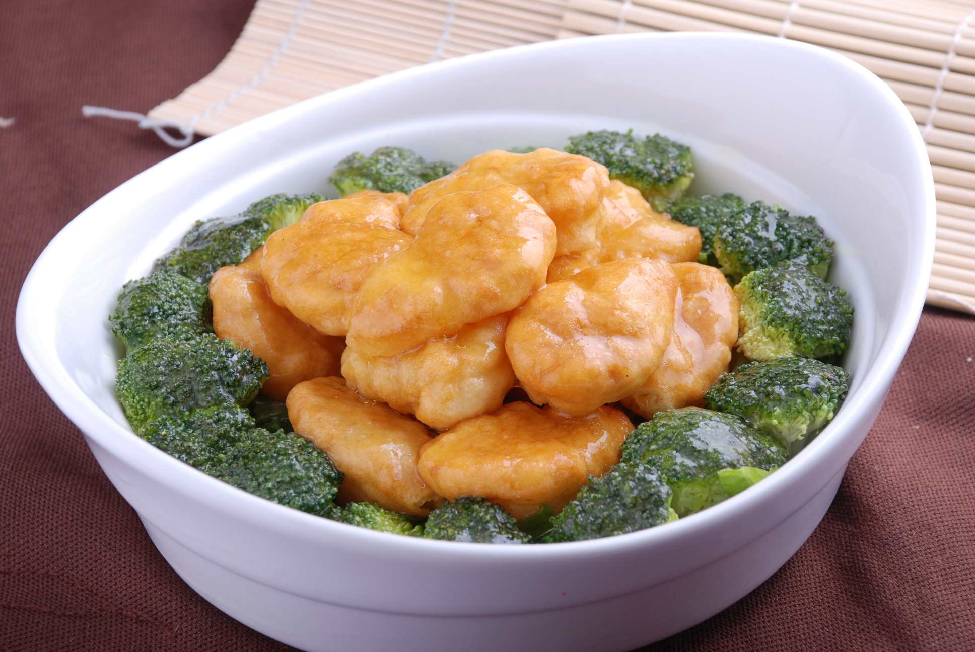 餐饮美食川菜碧绿金针鱼腐高清图片