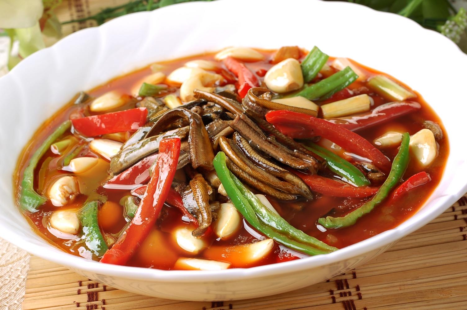 餐饮美食川菜农家土鳝鱼高清图片