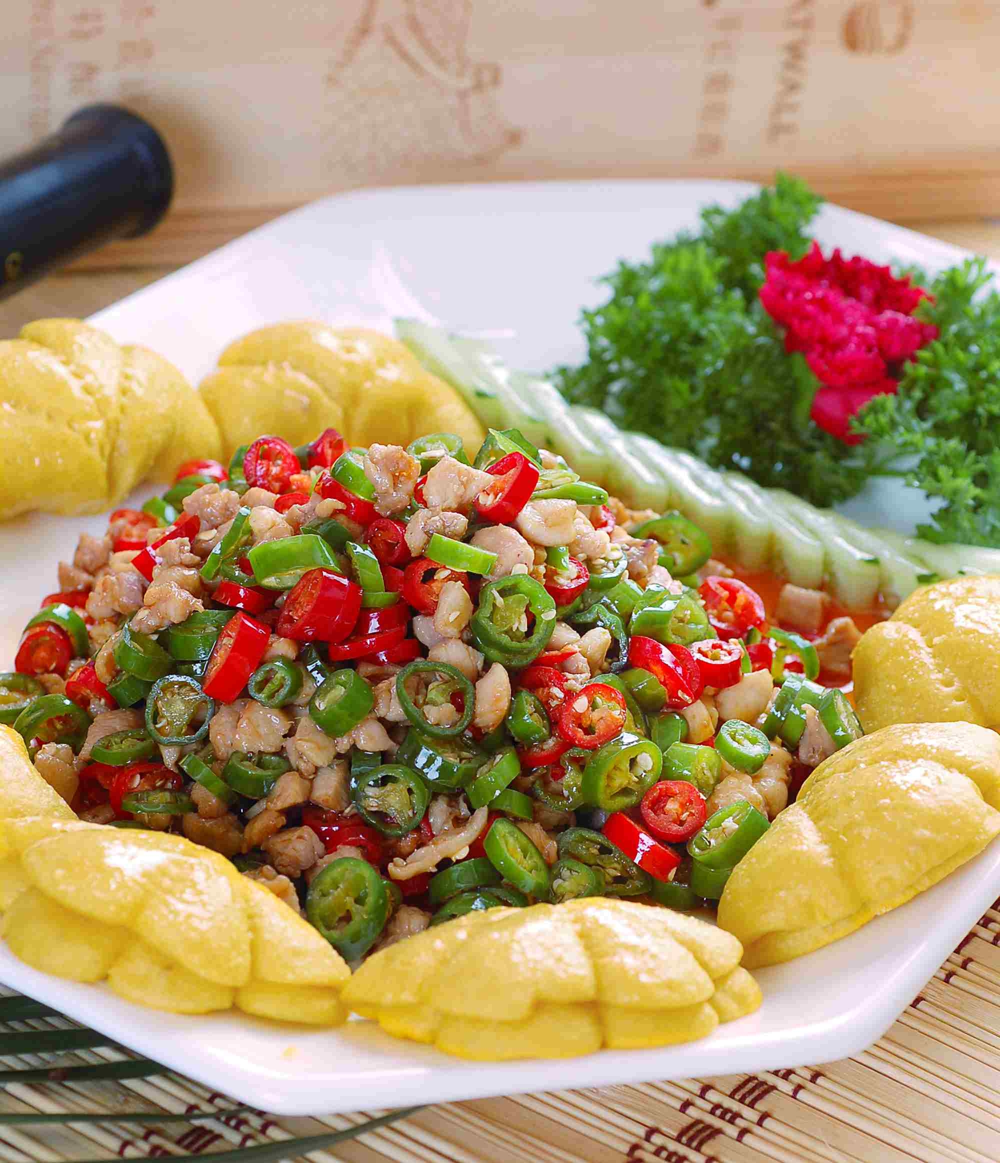 餐饮美食川菜薄饼芽菜鸡米高清图片