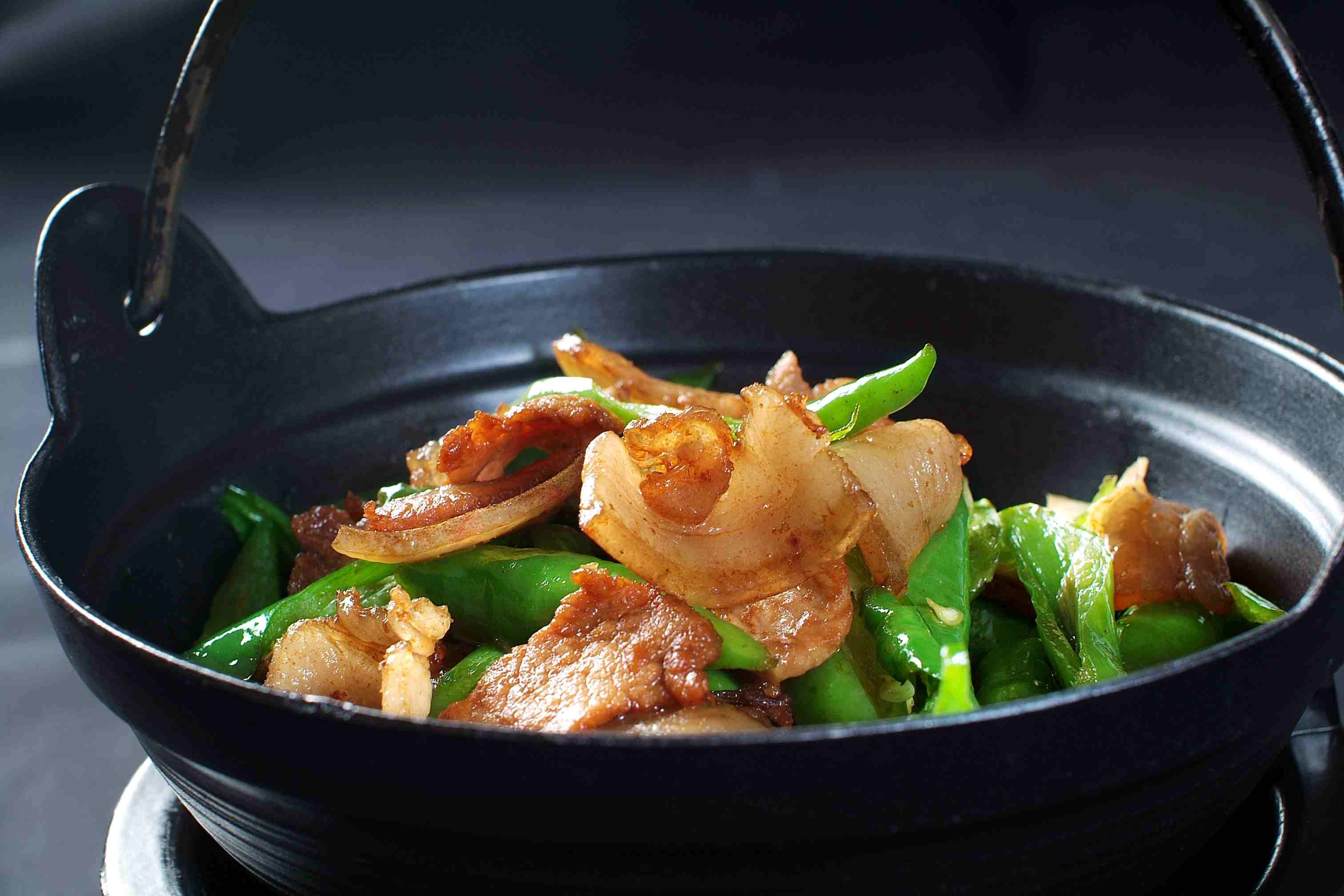 餐饮美食川菜湘味小炒肉高清图片