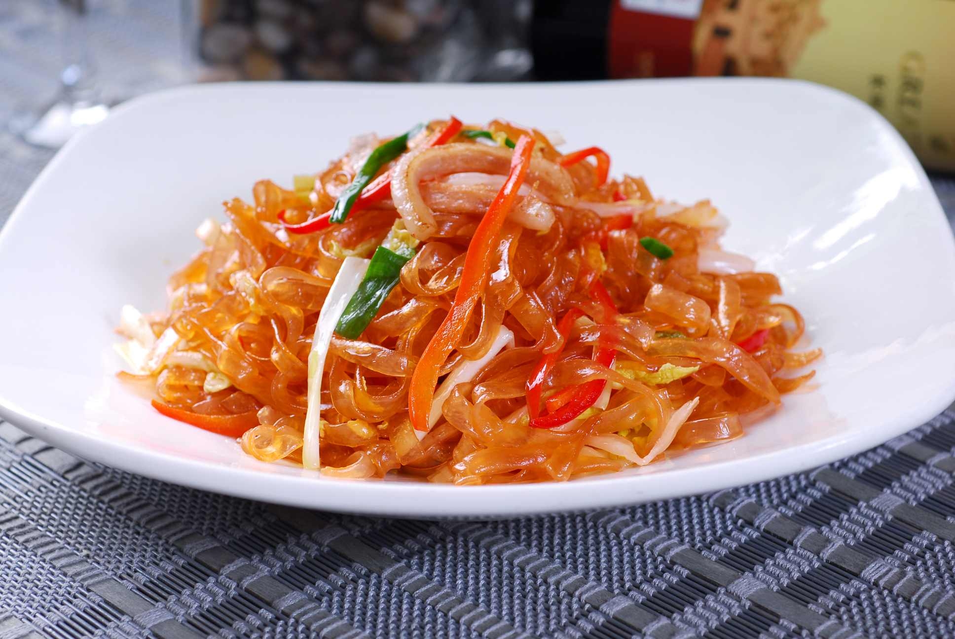 餐饮美食莲白炒粉丝(1)高清图片