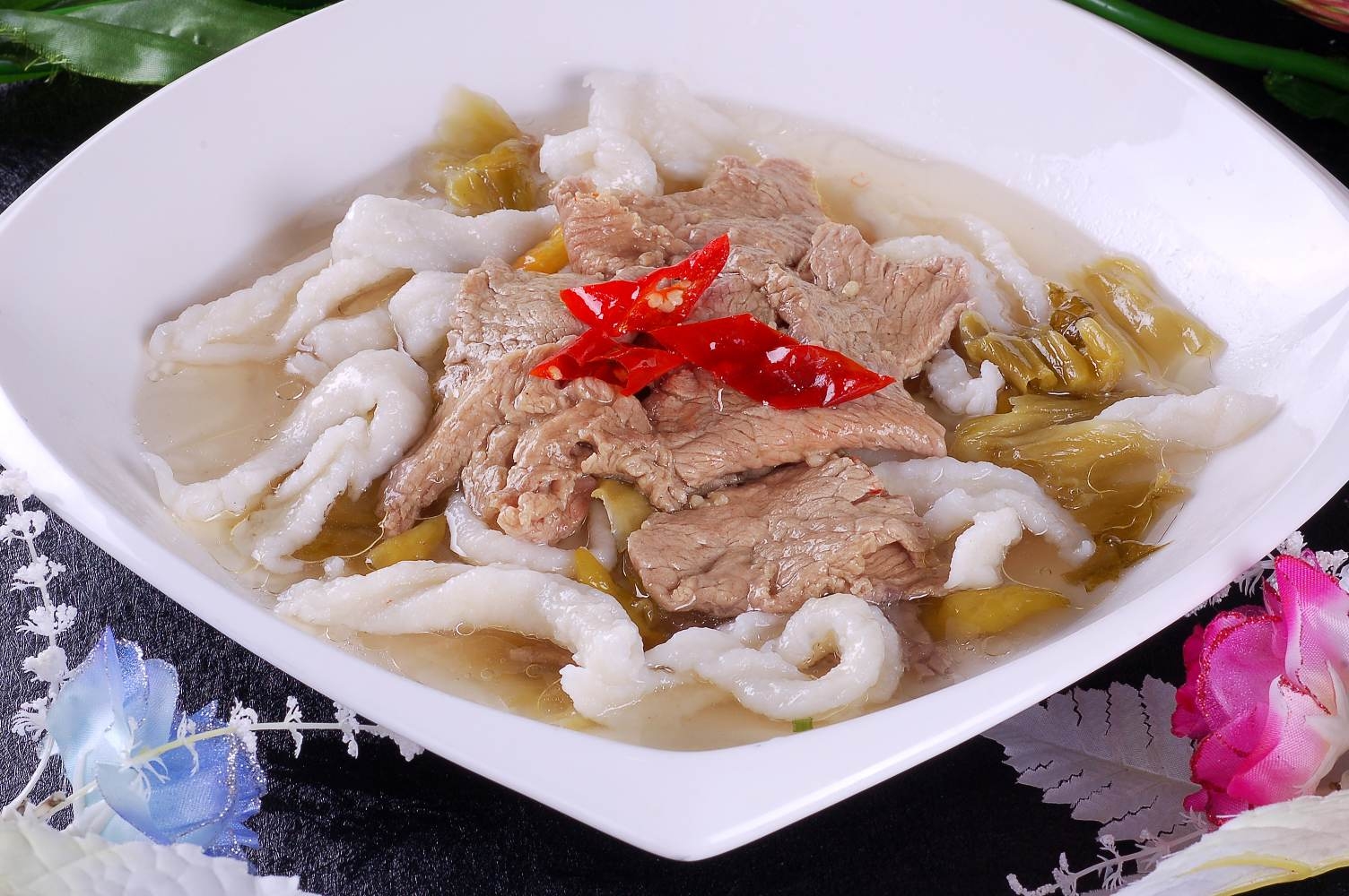 面疙瘩牛柳高清图片