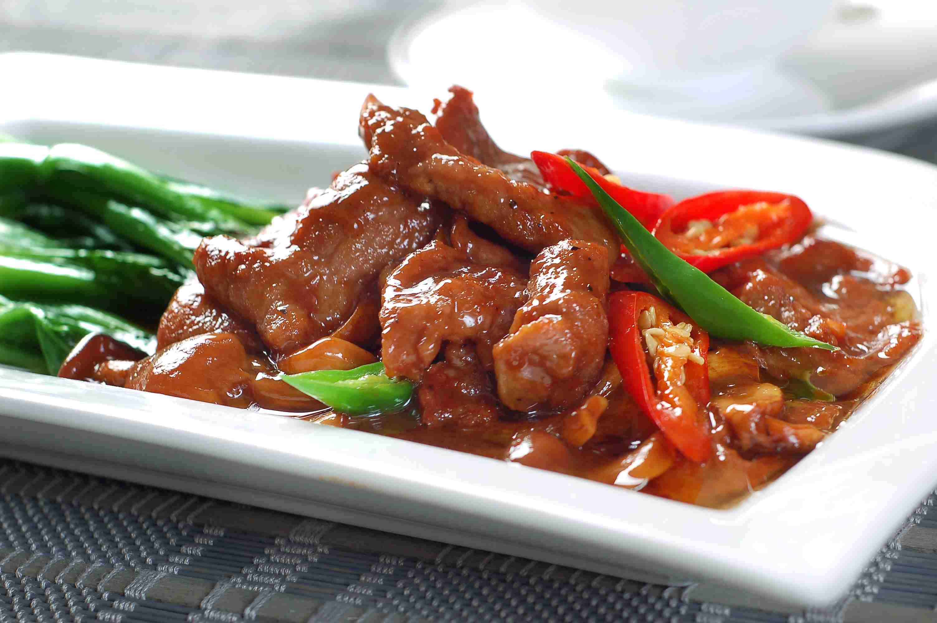 餐饮美食川菜蚝汁牛柳菇高清图片