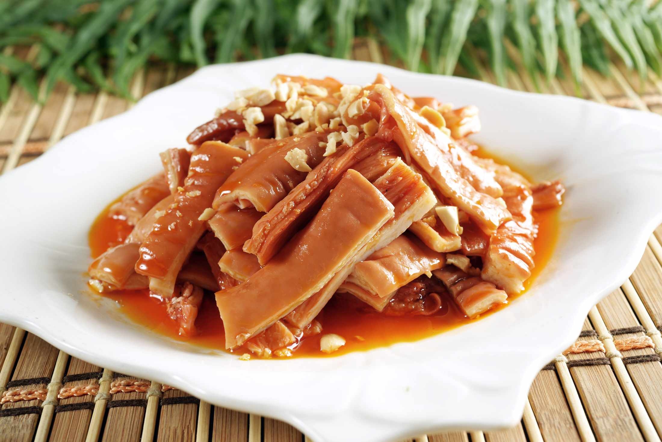 餐饮美食油卤肥肠高清图片