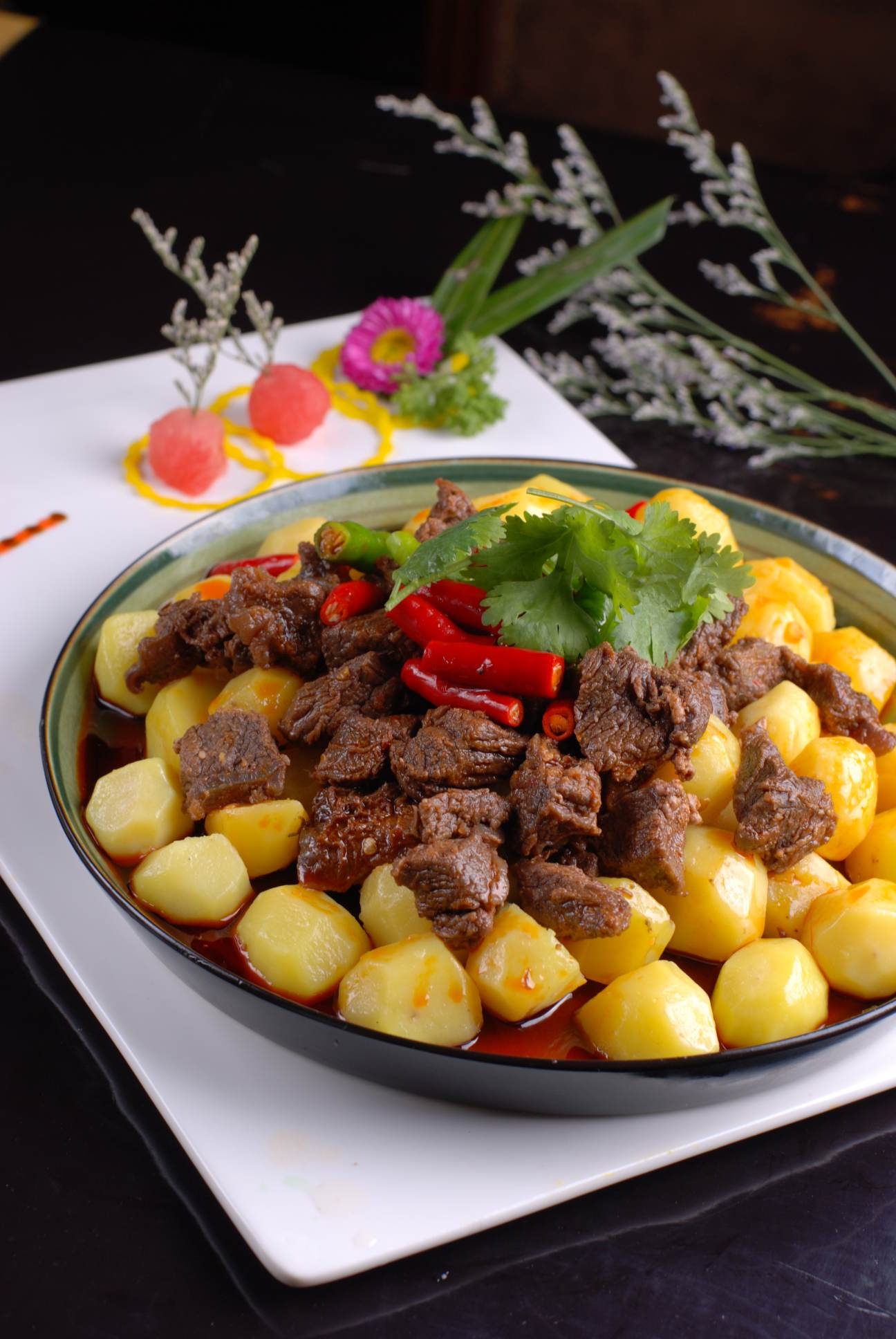 餐饮美食土豆烧野牛肉高清图片