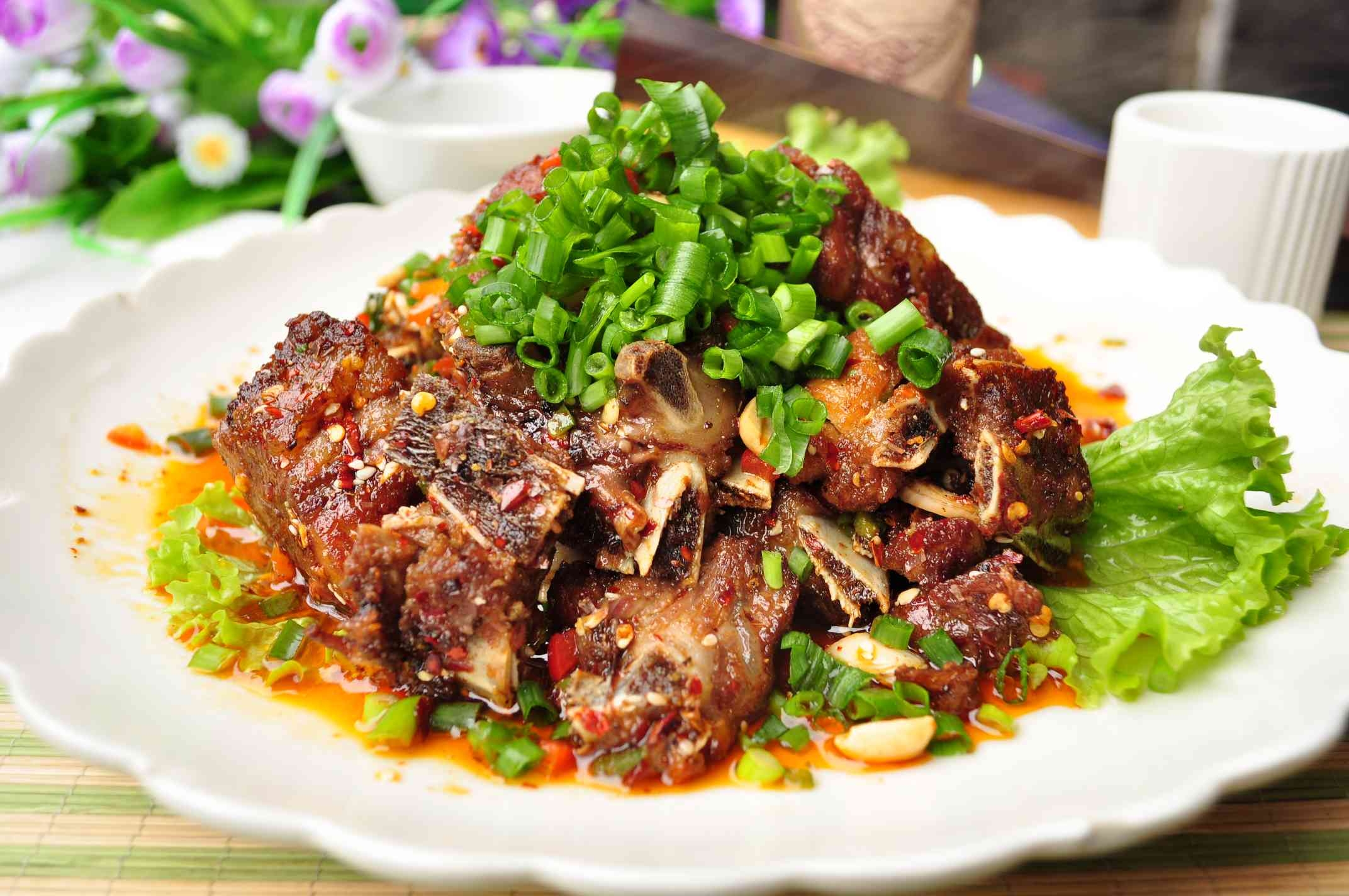 餐饮美食川菜猪排骨葱香排骨高清图片