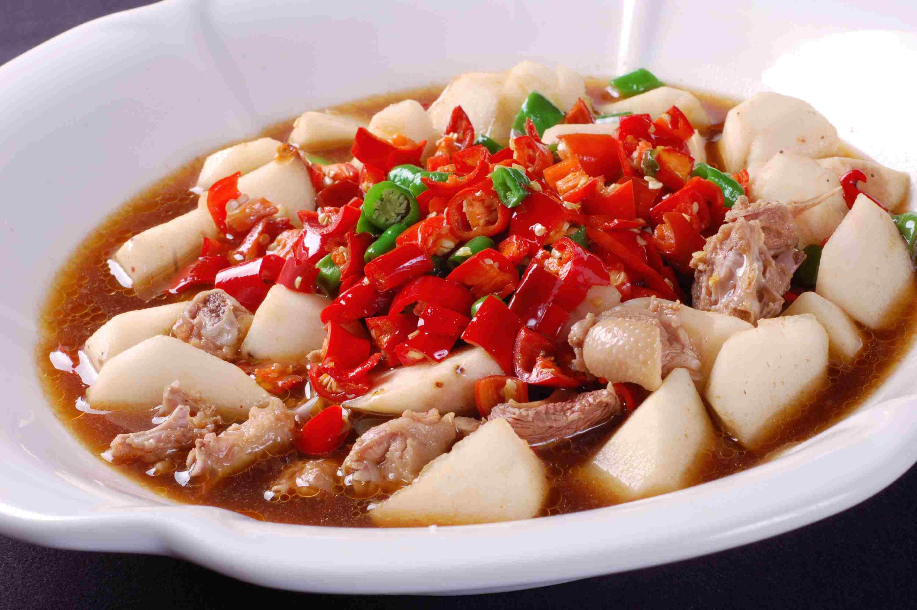 山药焖仔兔高清图片