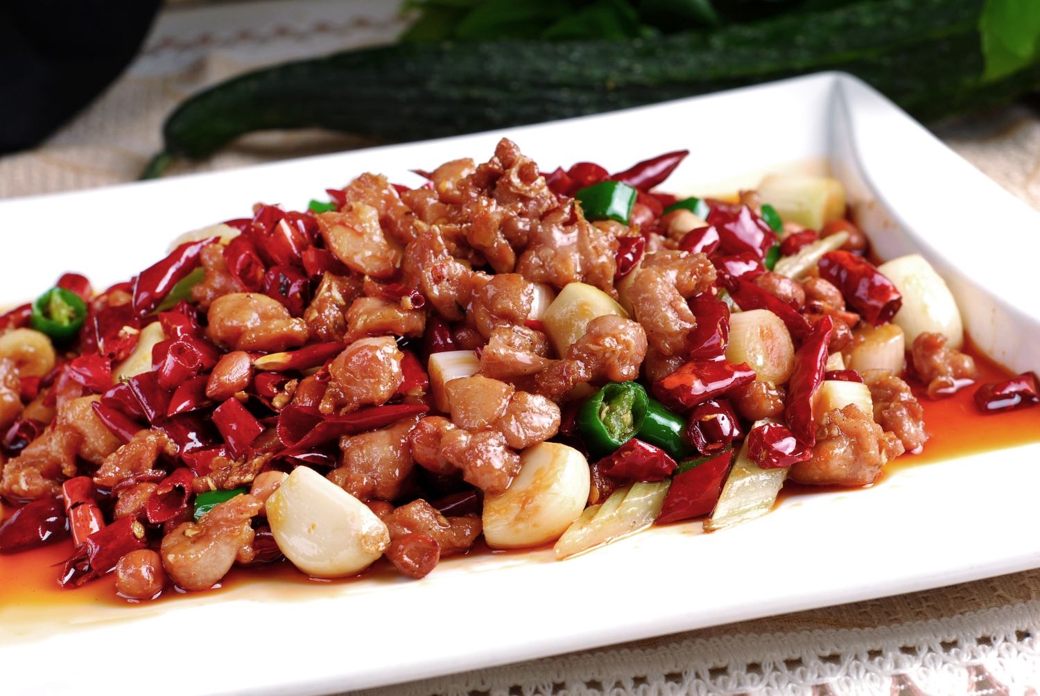 餐饮美食川菜美味对话飘香兔丁高清图片