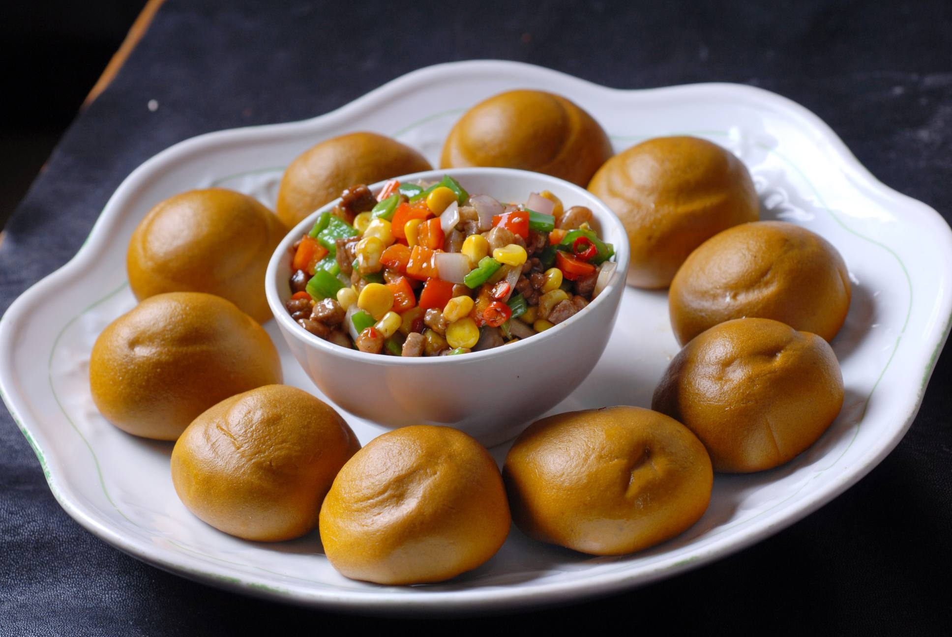 粗粮包鸭丁高清图片