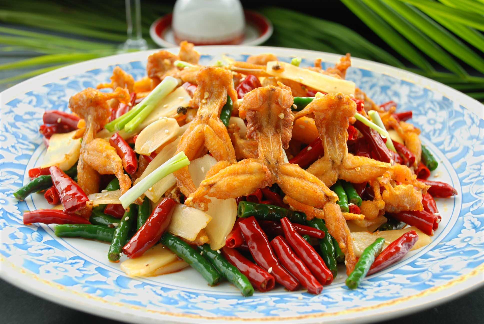 双椒爆美蛙高清图片