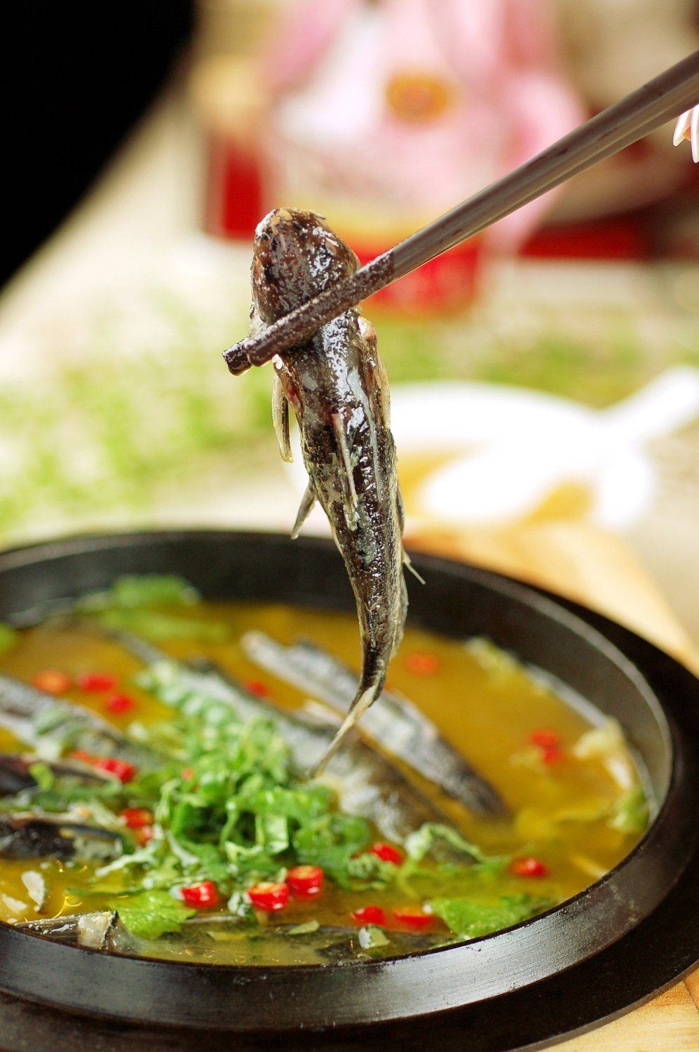 餐饮美食农家仔鲢高清图片