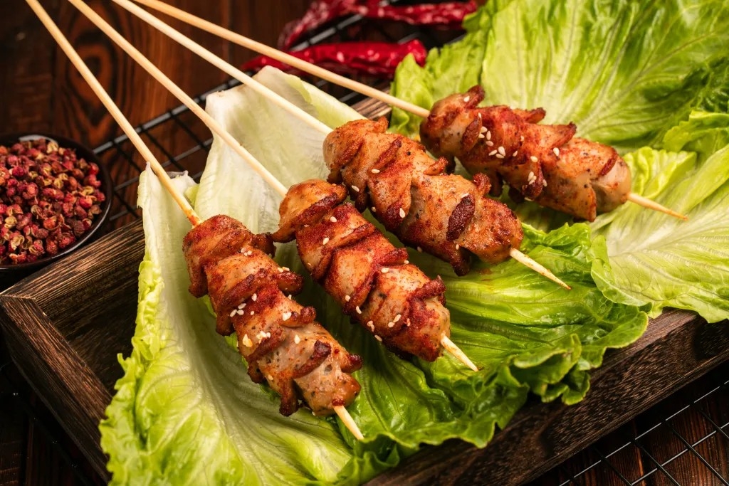 碳烤黑椒肉肠烧烤烤串夜宵小吃美食