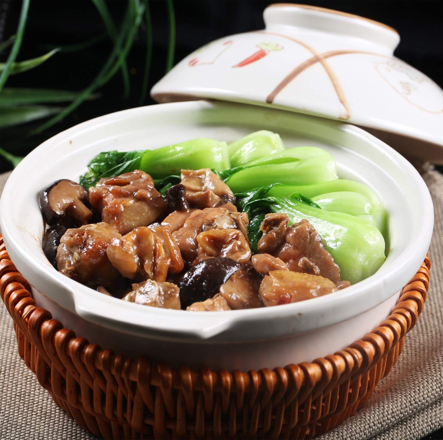 餐饮美食香菇滑鸡煲仔饭高清图片JPG